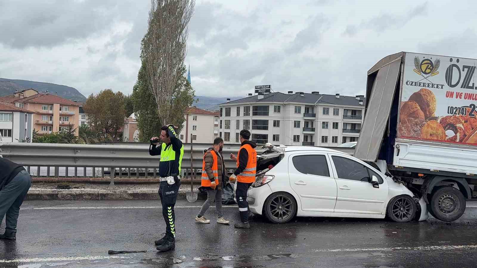 Kütahya’da zincirleme trafik kazası: 1 yaralı
