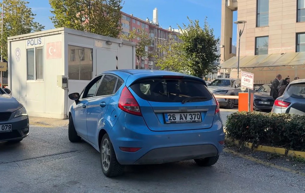 "Duruşmaya geç kaldım" diyerek ters yönde gitmekte ısrar eden avukata 13 bin TL ceza