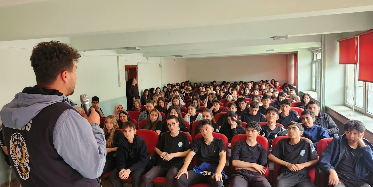 Afyonkarahisar’da bin 320 öğrenciye siber güvenlik eğitimi