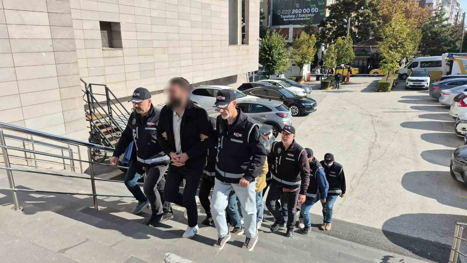 Eskişehir merkezli 3 ilde 60 milyon TL’lik tefeci operasyonu: 5 gözaltı