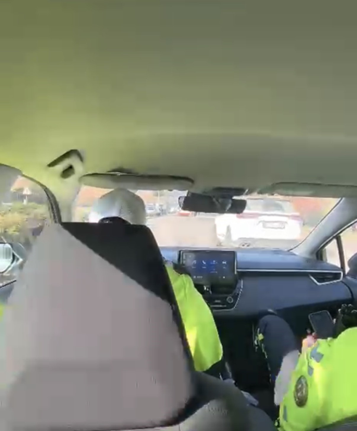 KPSS’ye geç kalınca polis aracıyla sınava yetiştirildi