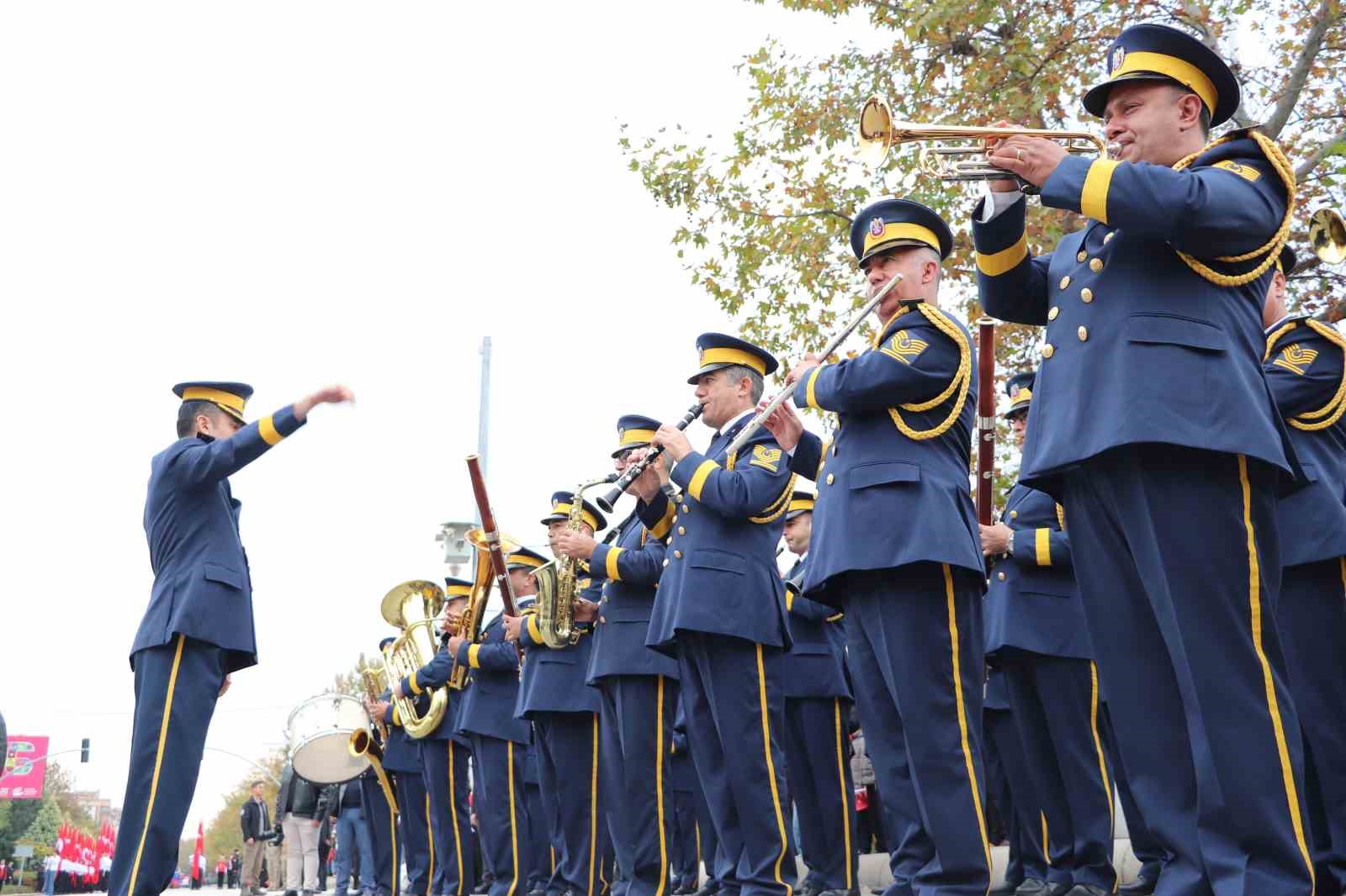 Eskişehir’de 29 Ekim Cumhuriyet Bayramı coşkuyla kutlandı