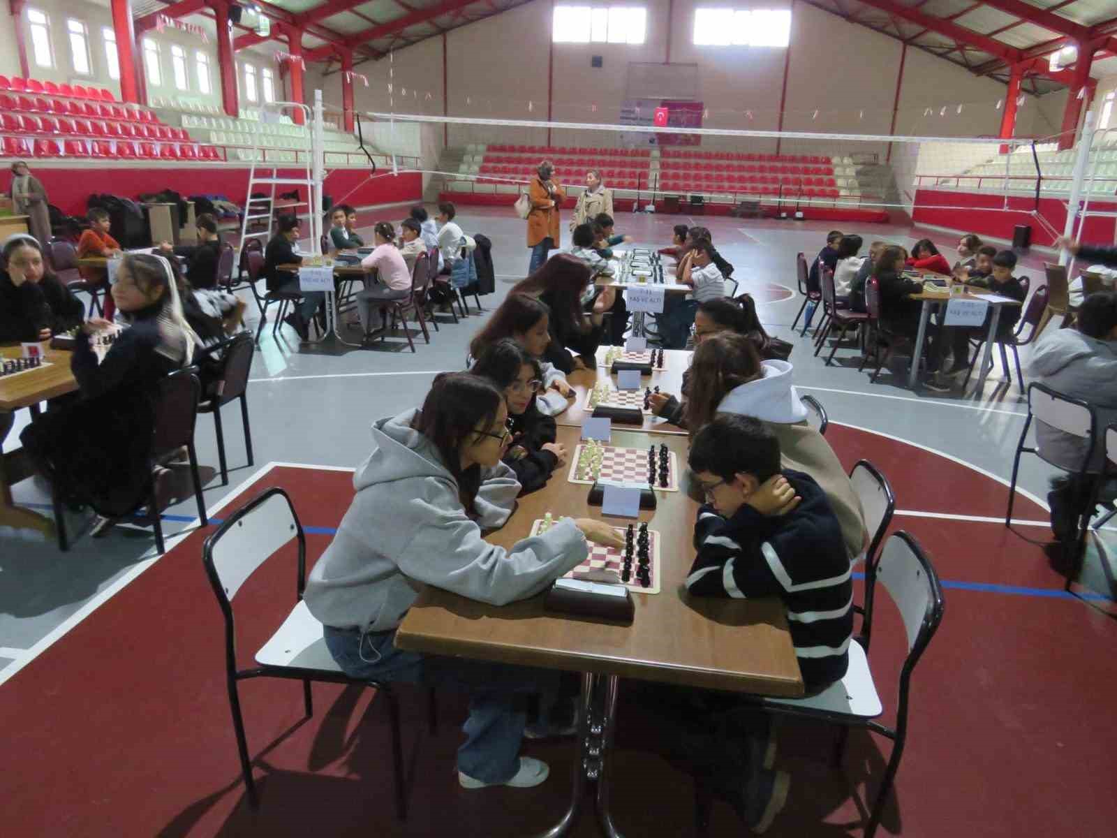 29 Ekim Cumhuriyet Bayramı kapsamında satranç turnuvası düzenlendi