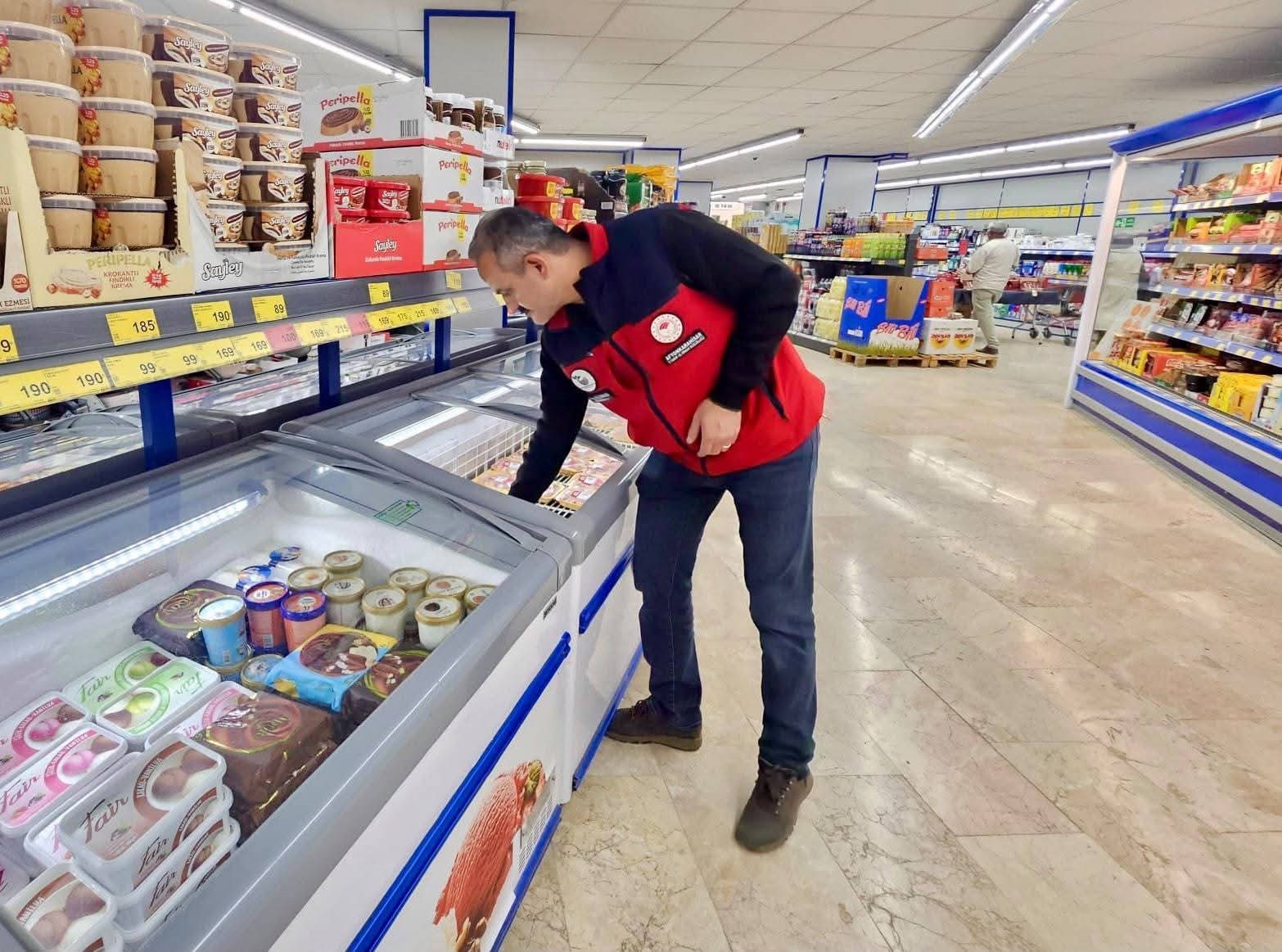 Afyonkarahisar’da marketlere yönelik fiyat denetimleri sürüyor