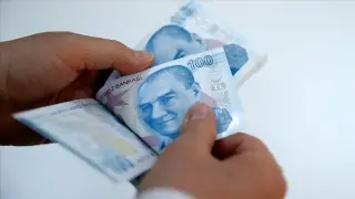 Memur ve emekliden sonra gözler asgari ücrette