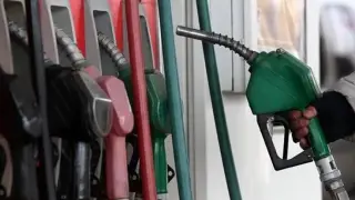 Benzinde İndirim Beklentisi: Fiyatlar Düşecek mi?