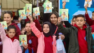 Uşak Kitap Fuarında kitaplar ve ünlü yazarlar okurlarla buluşuyor