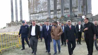 Vali Işın, Aizanoi Antik Kenti’ndeki kazı çalışmalarını inceledi