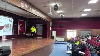 Uşak’ta okul servisi sürücülerine trafik güvenliği eğitimi