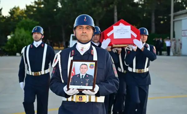 Şehir olan asker törenle uğurlandı