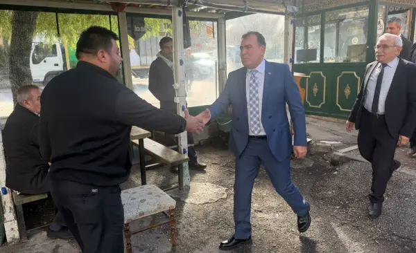 Ayhan Sezer ve MHP heyeti taksici esnafıyla bir araya geldi