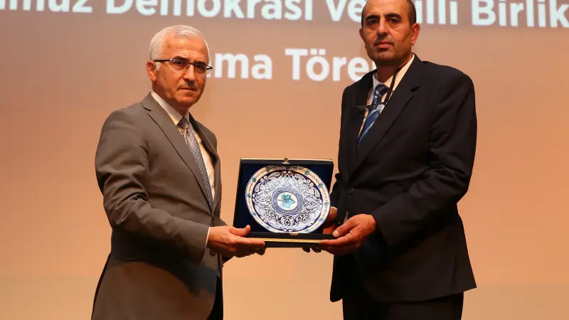ESOGÜ, 15 Temmuz Şehitlerini Düzenlenen Törenle Andı
