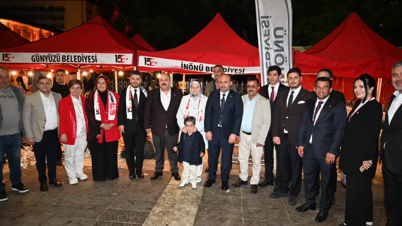 İnönü'den Eskişehir Valilik Meydanı'na 15 Temmuz Desteği
