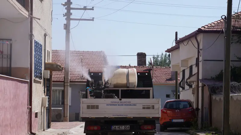 Tepebaşı'nda ULV ilaçlama çalışmaları aralıksız sürüyor