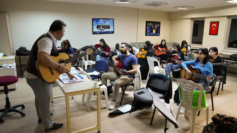 29 Ekim Gençlik Merkezi Üniversitelilere Kenti Tanıma İmkânı Sunuyor