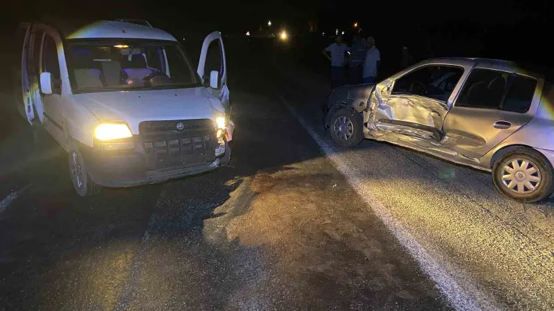 Şuhut’ta trafik kazası: 2 yaralı