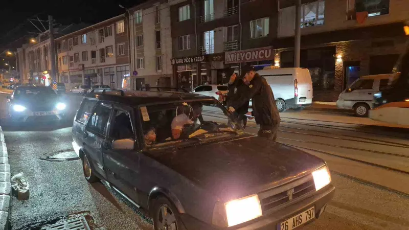 Eskişehir’de 25 polis ekibinin katılımı ile asayiş ve trafik uygulaması