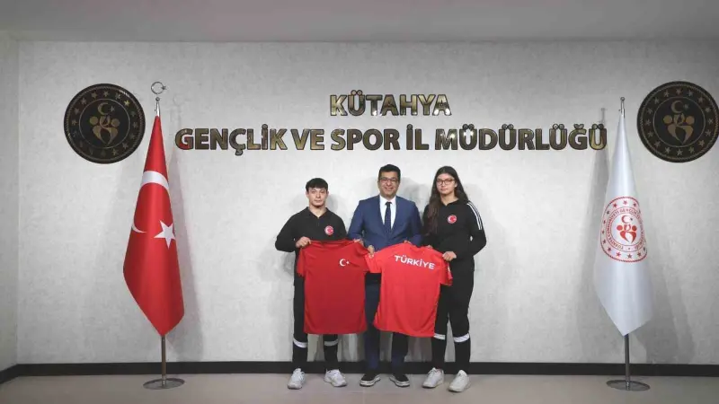 Kütahyalı iki sporcu Avrupa Kuraş Şampiyonası’nda Türkiye için mücadele edecek