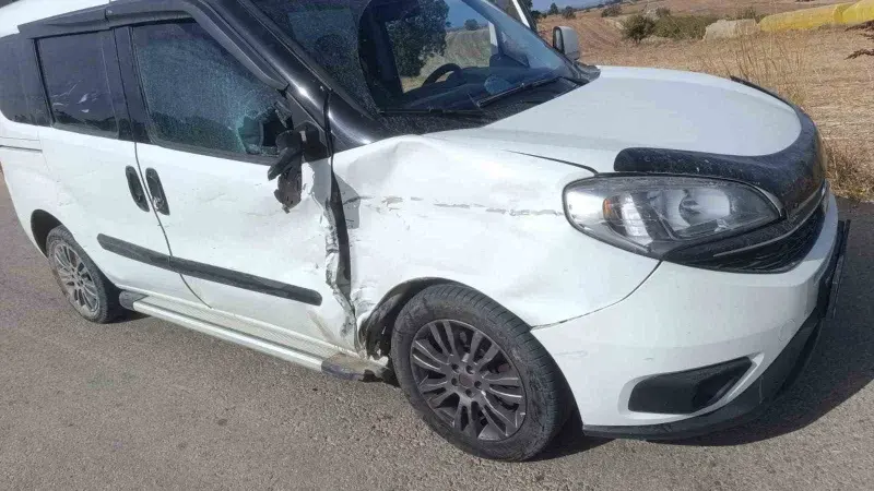 Bilecik’te hafif ticari araç ile motosiklet çarpıştı, 1 kişi yaralandı