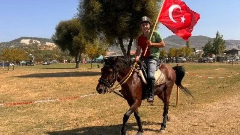 Tavşanlı’yı temsil eden "Kuyumcu" isimli at Rahvan At Yarışlarında şampiyon oldu