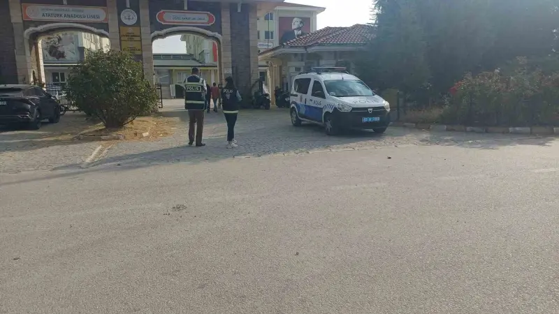 Polisten okul çevrelerinde denetim