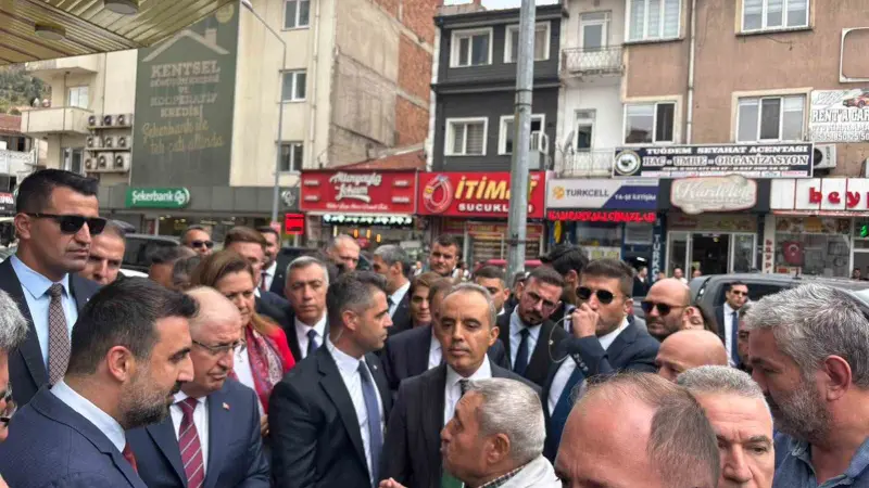 Bakan Güler Afyonkarahisar’da esnaf ile buluştu