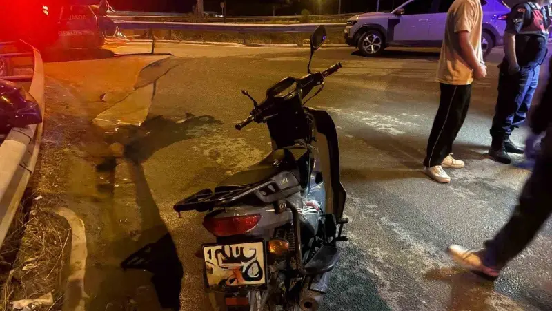 Motosikletle otomobil çarpıştı, 1 yaralı