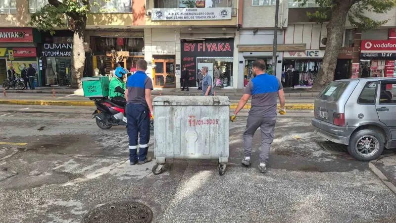 Patlamaların yaşandığı çöp konteynerinde bu defa da yangın çıktı