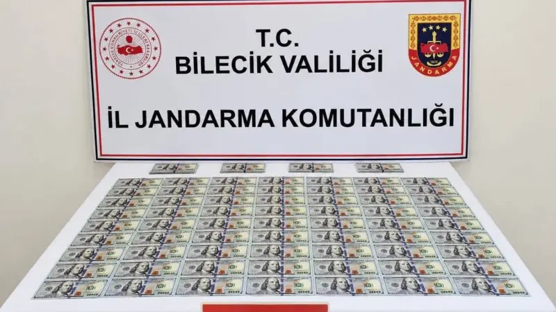 Bilecik’te otomobilde 202 adet sahte dolar ele geçirildi