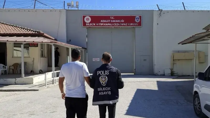 ’Parada Sahtecilik’ suçundan 7 yıl 9 ay hapis cezası bulunan şahıs yakalandı