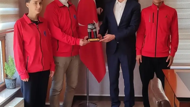 Pazarlar Spor Lisesi Spor Kulübü’nden Vali Yardımcısı Kazez’e projeler ziyareti