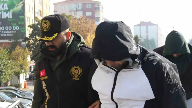 Eskişehir merkezli fuhuş operasyonunda 18 şüpheli tutuklandı